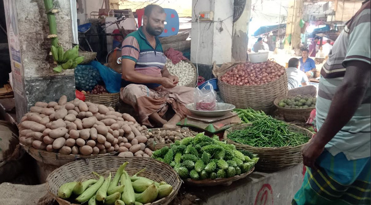 অভয়নগরে অস্থির সবজি-মাছের বাজার, মরিচে আগুন