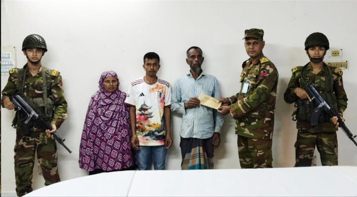 দেড় বছর আগে অপহৃত কিশোরকে উদ্ধার করে পিতামাতার কাছে ফিরিয়ে দিলেন সেনাসদস্যরা