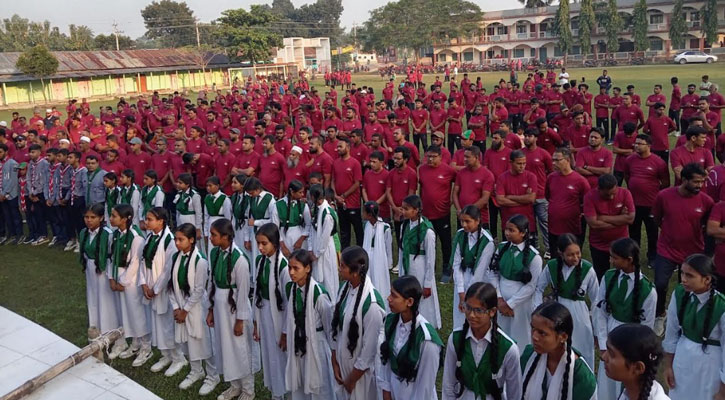 মাদারগঞ্জে ৬০০ দৌড়বিদের অংশগ্রহণে ম্যারাথন অনুষ্ঠিত