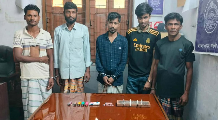 মান্দায় টাপেন্টাডলসহ ৫ মাদক কারবারি আটক