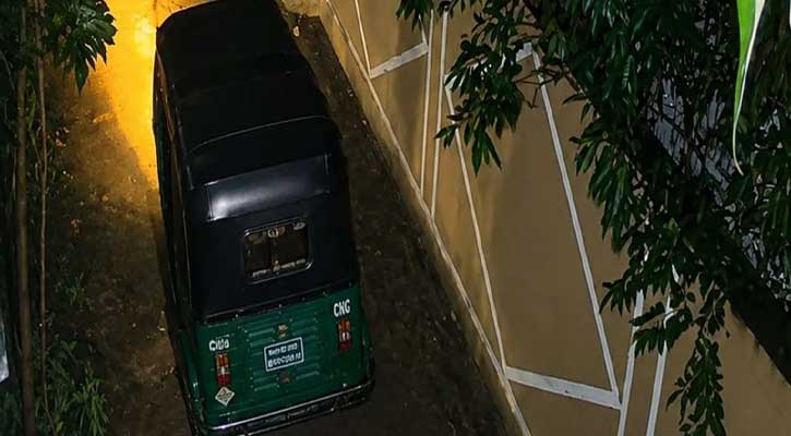 বোয়ালখালীতে তালা ভেঙে সিএনজি চুরি