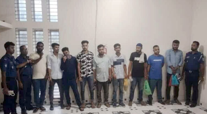 নড়াইলে পুলিশের বিশেষ অভিযানে আন্তঃজেলা ডাকাত চক্রের ৯ সদস্য আটক