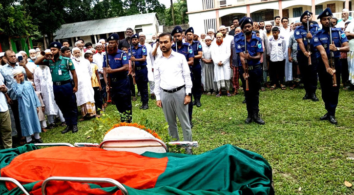 বীর মুক্তিযোদ্ধা নাজিম উদ্দীন খানকে রাষ্ট্রীয় মর্যাদায় দাফন