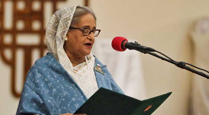 ডিসেম্বরে দেশে ফিরে আত্মসমর্পণের পরিকল্পনা শেখ হাসিনার: রয়টার্স