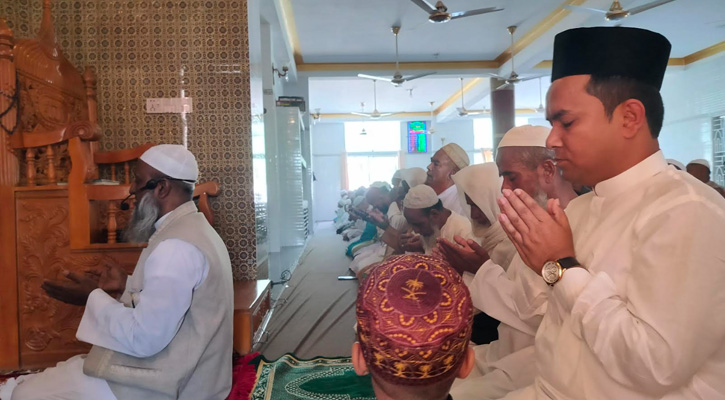 পলাশের ডাংগায় খালেদা জিয়ার রোগমুক্তি কামনায় দোয়া মাহফিল