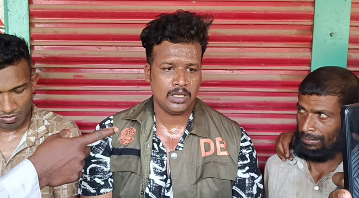 জীবননগরে সড়কে চাঁদাবাজির সময় দুই ভুয়া ডিবি পুলিশ আটক