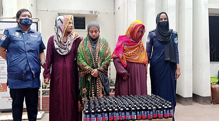 রূপগঞ্জে ১৫৫ বোতল ফেনসিডিলসহ তিন নারী মাদক ব্যবসায়ী গ্রেপ্তার