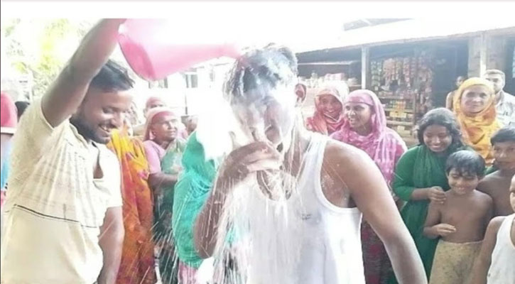 সাদুল্লাপুরে স্ত্রীকে তালাক দিয়ে মহাআনন্দে দুধ দিয়ে গোসল করলেন স্বামী