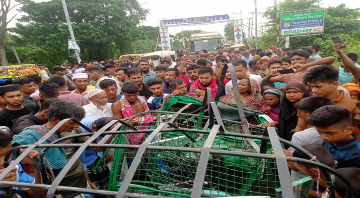 আড়াইহাজারে ট্রাক-সিএনজি মুখোমুখি সংঘর্ষে নিহত ২, আহত ৫