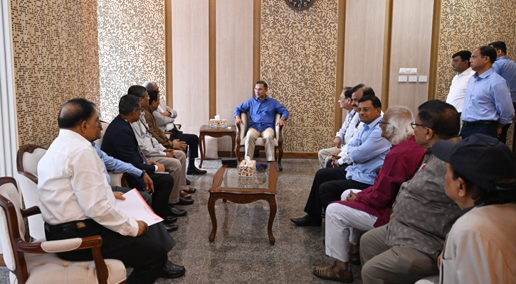 প্রধানমন্ত্রীর সঙ্গে পূজা উদযাপন পরিষদের প্রতিনিধিদলের সাক্ষাৎ