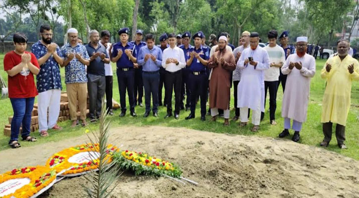 শিক্ষিকা মাহেরীন চৌধুরীর সমাধিতে বিমান বাহিনী ও ডিসি-এসপির শ্রদ্ধা
