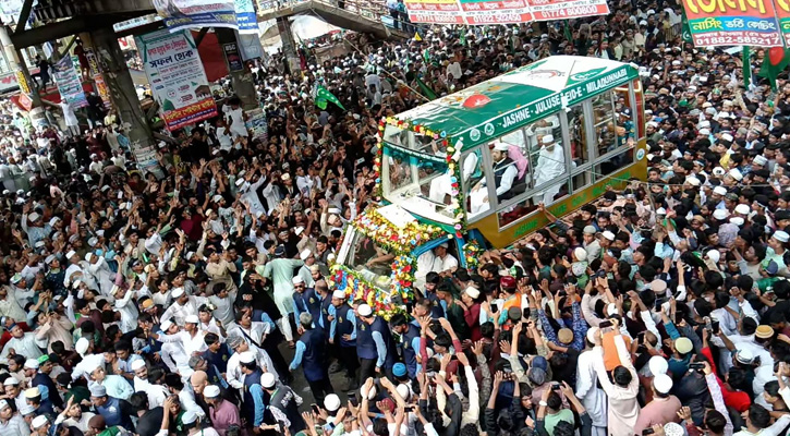 লাখো মুসল্লির অংশগ্রহণে চট্টগ্রামে মিলাদুন্নবী উদযাপন