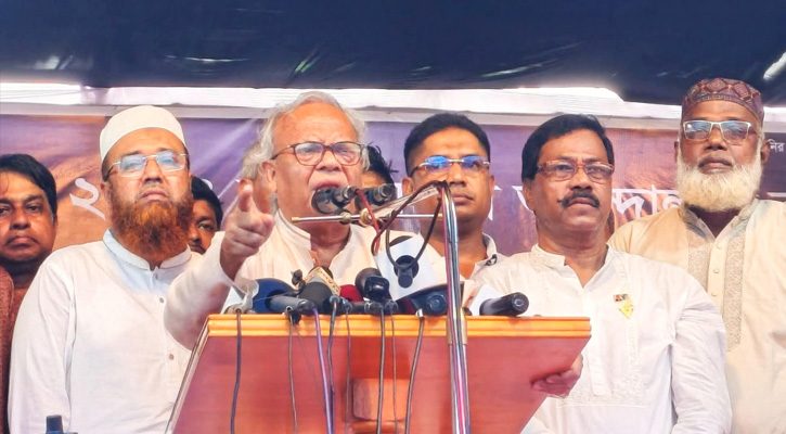 তারেক রহমান গণতন্ত্রের ধ্রুবতারা, তাকে নিয়ে বাজে মন্তব্য নয়:  রিজভী আহমেদ