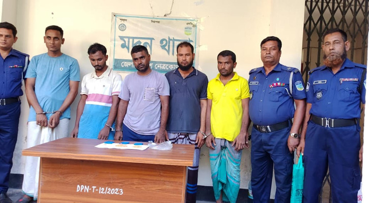 মদনে ৬১৮ পিস ইয়াবা সহ পাঁচ যুবক আটক