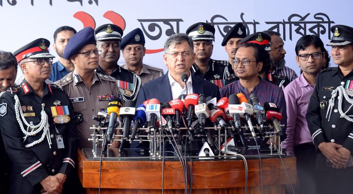 জবাবদিহিতামূলক এলিট ফোর্স গঠনে নতুন আইন প্রণয়ন হচ্ছে: স্বরাষ্ট্রমন্ত্রী