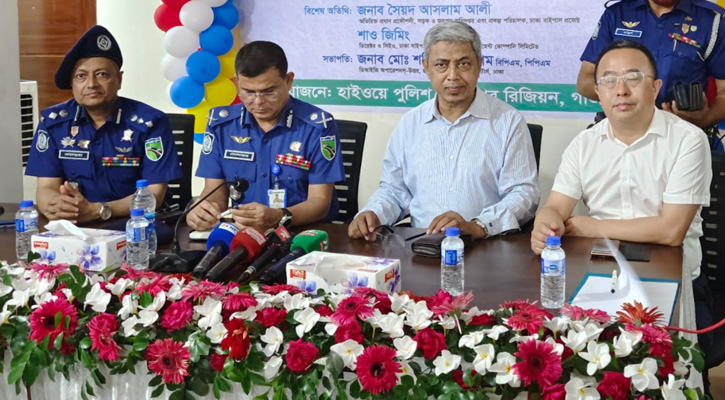 রূপগঞ্জে কাঞ্চন হাইওয়ে পুলিশ ক্যাম্পের উদ্বোধন
