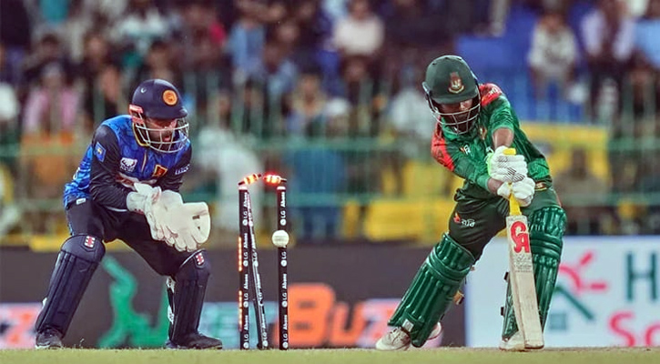আড়াইশ’ রান ছোঁয়ার আগেই অলআউট বাংলাদেশ