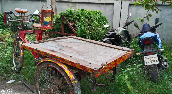 কোটচাঁদপুর থানা পুলিশের অভিযানে মোটরসাইকেলসহ গ্রেফতার ৭ ছিনতাইকারী