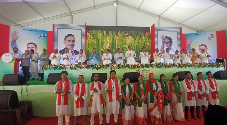 গণতন্ত্রের লড়াইয়ে রক্ত দিতে হয়, আরও রক্ত দেওয়া হবে: মাহবুবের রহমান