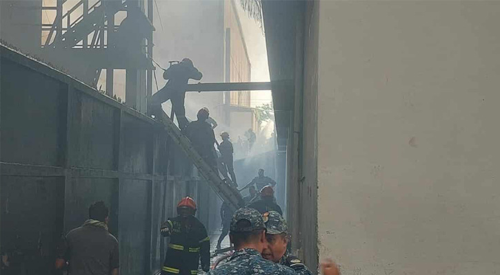 চট্টগ্রাম কর্ণফুলী ইপিজেডে লাগা আগুন নিয়ন্ত্রণে