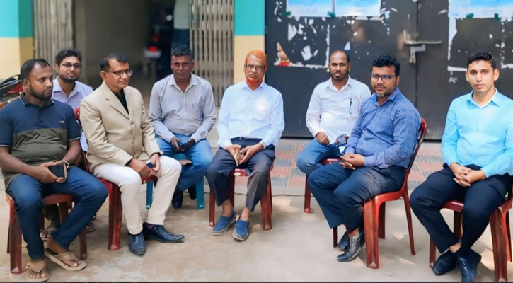 শেরপুরে কৃষি কর্মকর্তার ওপর হামলার প্রতিবাদে জীবননগরে কৃষি অফিসে কর্মবিরতি