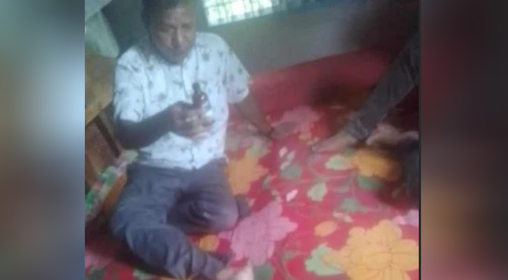 রাণীশংকৈলে ইউপি সচিবের মাদক সেবনের ছবি ভাইরাল