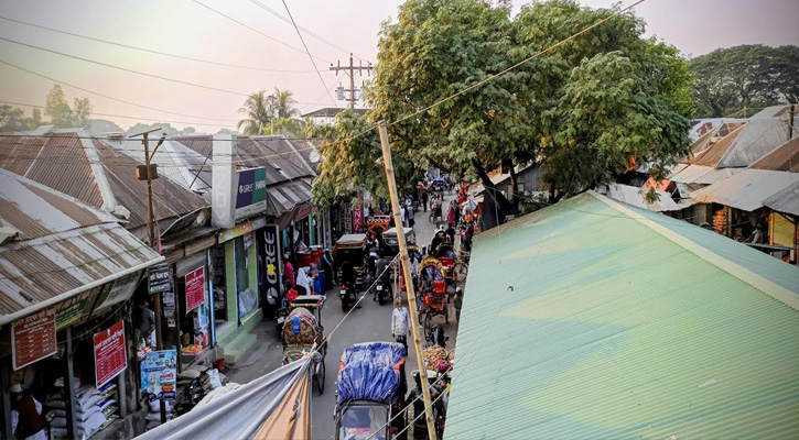 চরভদ্রাসন বাজারের ৮০০ দোকান অগ্নি ঝুঁকিতে