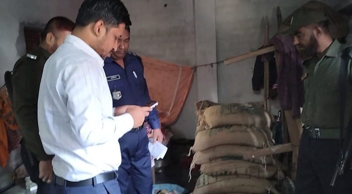 রায়গঞ্জে খাদ্যবান্ধব কর্মসূচির ১৫ বস্তা চাল জব্দ