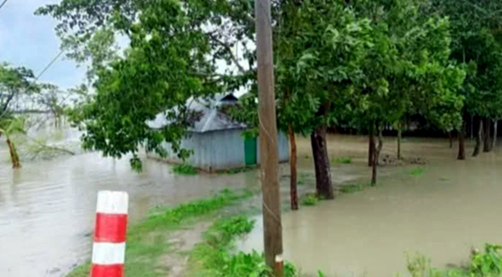 ফেনীতে রেকর্ড বৃষ্টিপাত, প্লাবিত চার ইউনিয়নের কয়েকটি গ্রাম