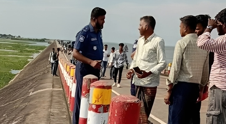 কিশোরগঞ্জের হাওরে অল ওয়েদার সড়কে দুর্ঘটনা: ১ নিহত, গুরুতর আহত ২