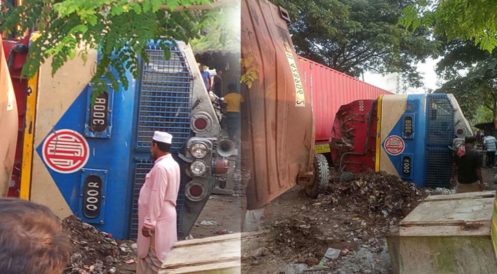 চট্টগ্রামে ট্রাকে ধাক্কা খেয়ে লাইনচ্যুত মালবাহী ট্রেন