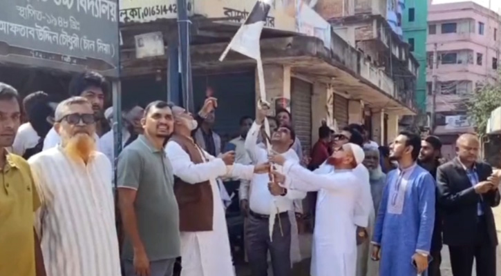 ভালুকায় নির্বাচনী ব্যানার–পোস্টার অপসারণ করলেন বিএনপির নেতাকর্মীরা
