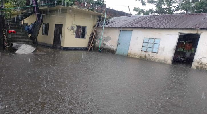 রূপগঞ্জে ৪০টি এলাকায় প্রায় ৬০ হাজার মানুষ  পানিবন্দি