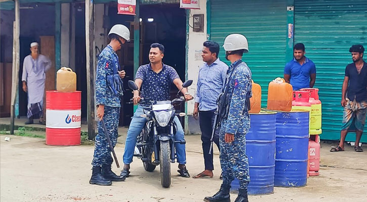 চরফ্যাশনে সড়কে নিরাপত্তা নিশ্চিতে যৌথ বাহিনীর বিশেষ অভিযান