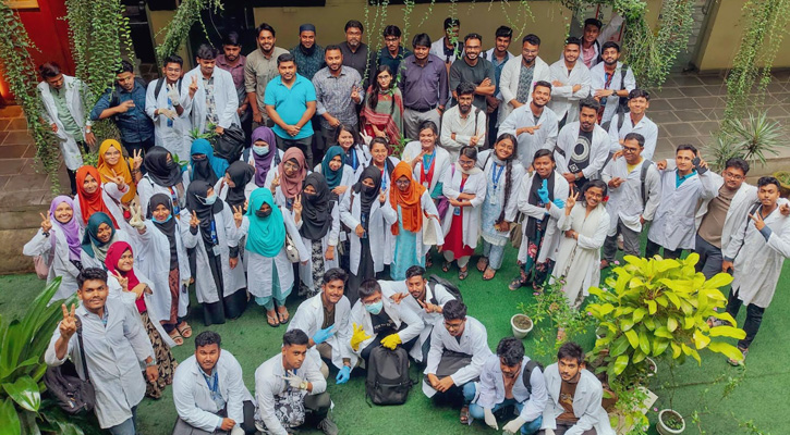 ফার্মেসি শিক্ষার গতি বাড়াচ্ছে ডিআইইউ ফার্মা ক্লাব