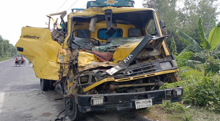 মান্দায় ট্রাক সংঘর্ষে চালক নিহত