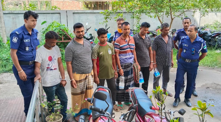 ছিনতাইয়ের ১৮ দিন পর কোটচাঁদপুরে মটরসাইকেলসহ  ৬ ছিনতাইকারী গ্রেফতার