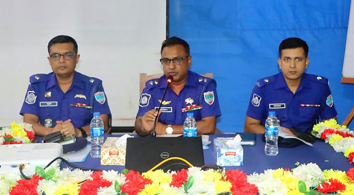 নড়াইলে নির্বাচনী প্রশিক্ষণ কোর্সের শুভ উদ্বোধন করলেন এসপি রবিউল ইসলাম