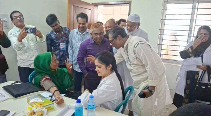 শাহজাদপুরে ড. এম এ মুহিতের উদ্যোগে ফ্রি মেডিকেল ক্যাম্প অনুষ্ঠিত