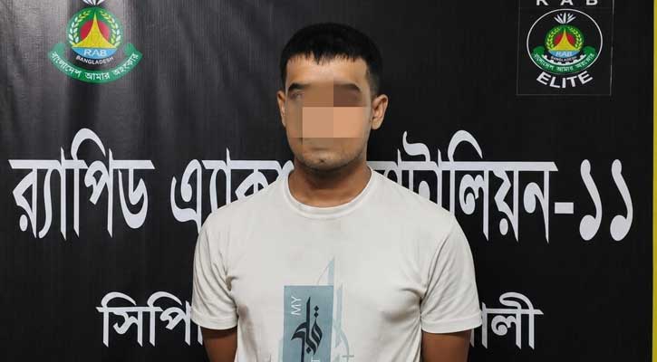 লক্ষ্মীপুরে সালিসি বৈঠকে দাদাকে গুলির ঘটনায় নাতি র‌্যাবের হাতে গ্রেপ্তার