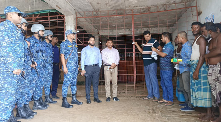 চরফ্যাশনে মা ইলিশ রক্ষায় প্রশাসনের কঠোর অভিযান, ১৮ বরফ কল সিলগালা