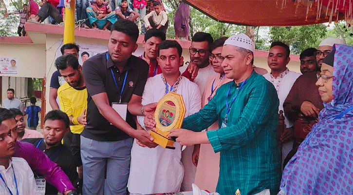 গলাচিপায় আরাফাত রহমান কোকো স্মৃতি ফুটবল প্রীতি ম্যাচ অনুষ্ঠিত