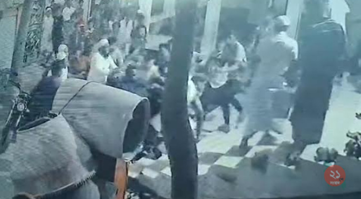 চরভদ্রাসন উপজেলা পরিষদ মার্কেট ঝুঁকিপূর্ণ অবস্থায়, ব্যবসায়ী মহলে উদ্বেগ