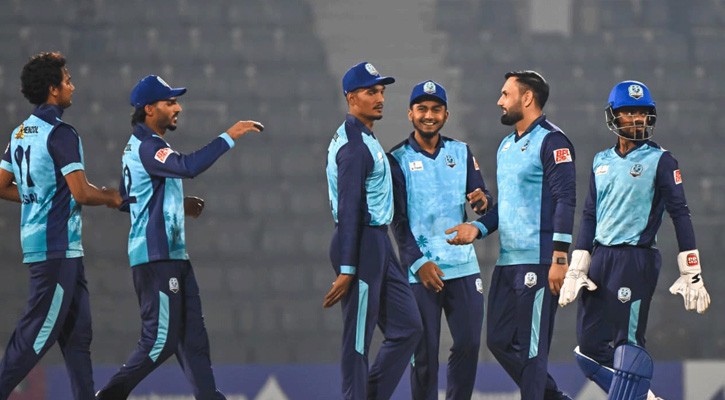 ঢাকা ক্যাপিটালসকে হারিয়ে টানা দ্বিতীয় জয় নোয়াখালীর