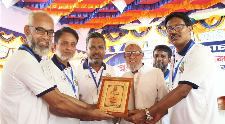 সরিষাবাড়ীতে এসএসসি ’৯২ ব্যাচের পুনর্মিলনী ও শিক্ষক সম্মাননা অনুষ্ঠিত
