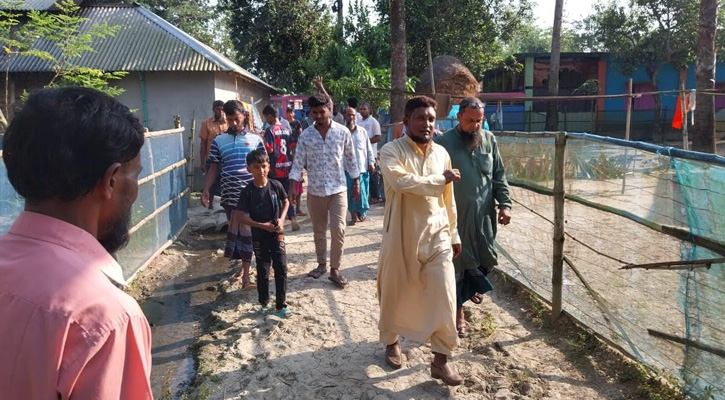 গ্রামবাসীর হাতে আটক মাদ্রাসার প্রভাষক, অর্থের বিনিময়ে আপোষ