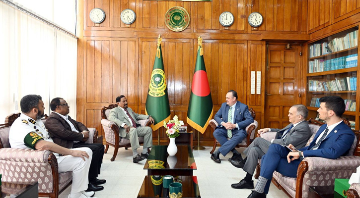 স্পীকারের সঙ্গে ঢাকায় নিযুক্ত মার্কিন রাষ্ট্রদতের সৌজন্য সাক্ষাৎ