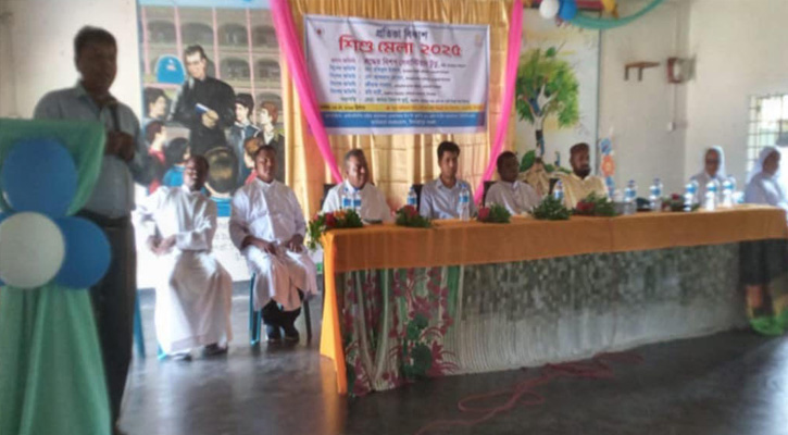 ঘোড়াঘাটে শিশু মেলা অনুষ্ঠিত