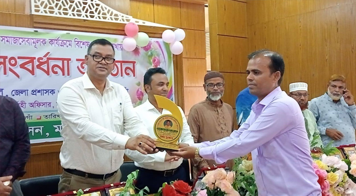 মান্দায় কর্ম দক্ষতায় প্রথম পুরস্কার পেলেন আল এমরান