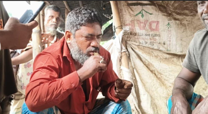 রায়গঞ্জে আনোয়ার হোসেনের অদ্ভুত খাদ্যাভ্যাসে এলাকাজুড়ে চাঞ্চল্য